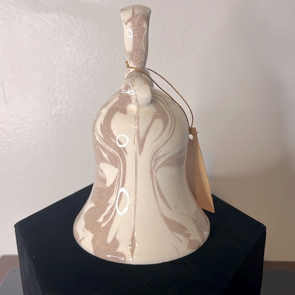 Mount St. Helen Ash Ware Marble Glaze Signed Bell - Picture 5 of 7